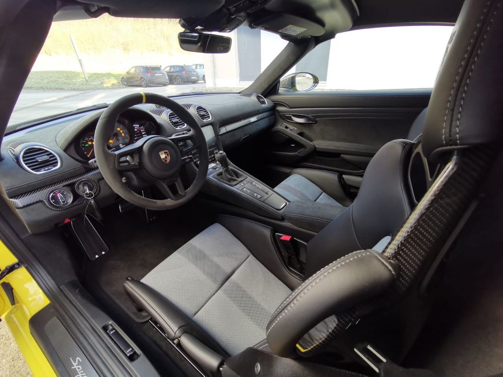 Porsche Boxster 2024