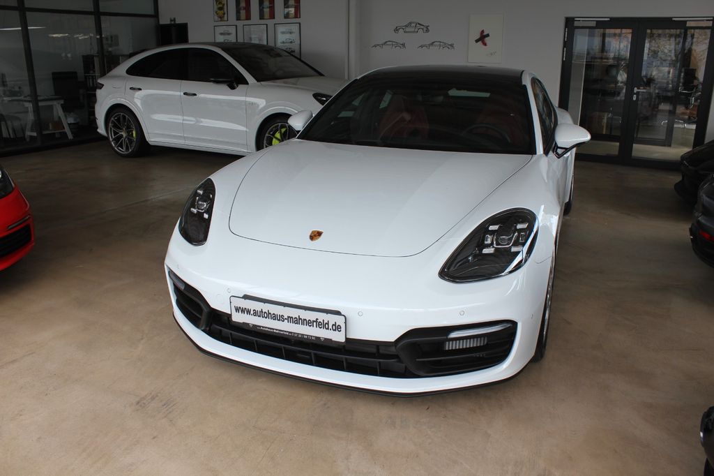 Porsche Panamera 2025