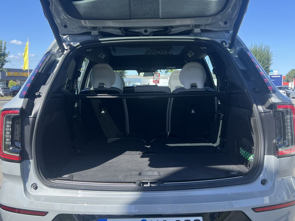 Volvo EX90 2025