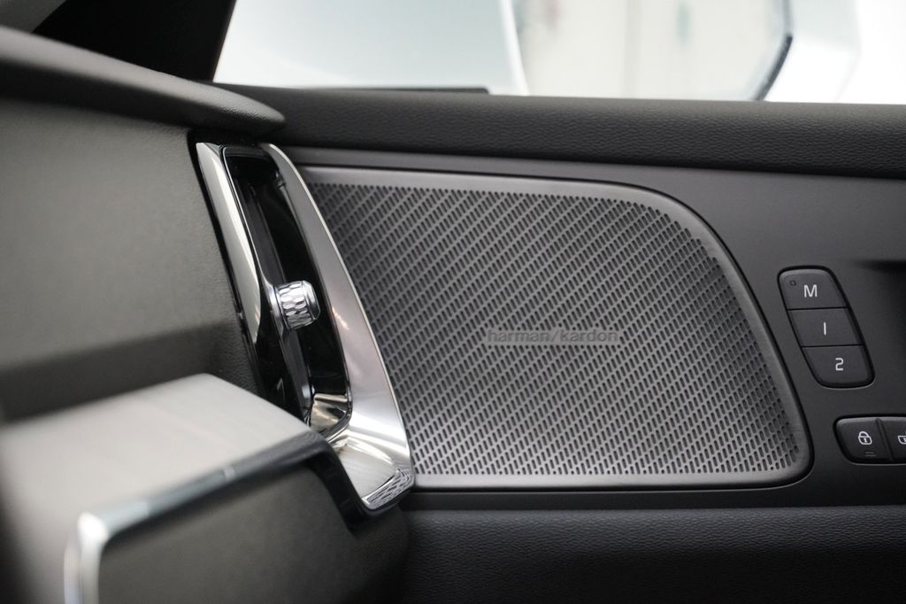 Volvo V60 2024