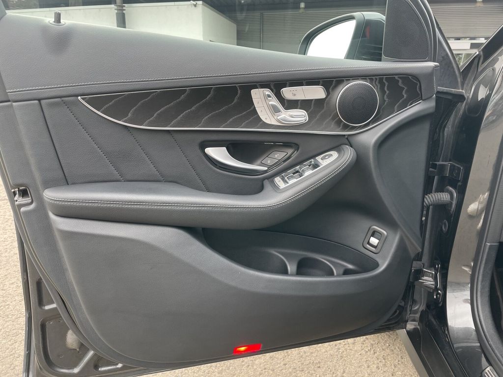 Mercedes-Benz GLC 300 2022