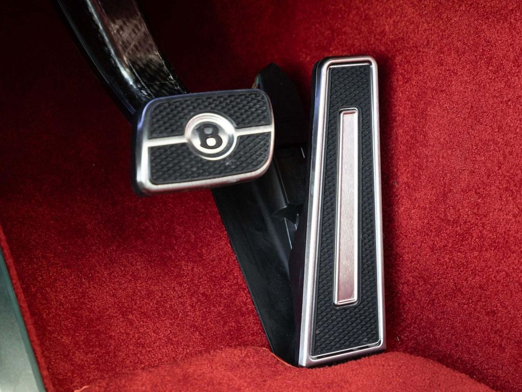 Bentley Continental GTC 2025