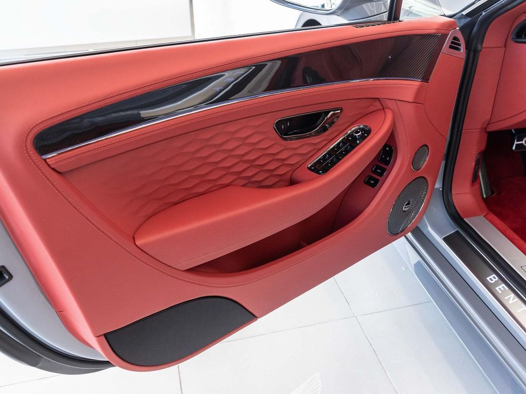 Bentley Continental GTC 2025