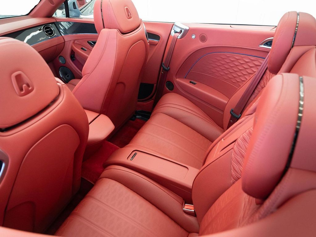 Bentley Continental GTC 2025