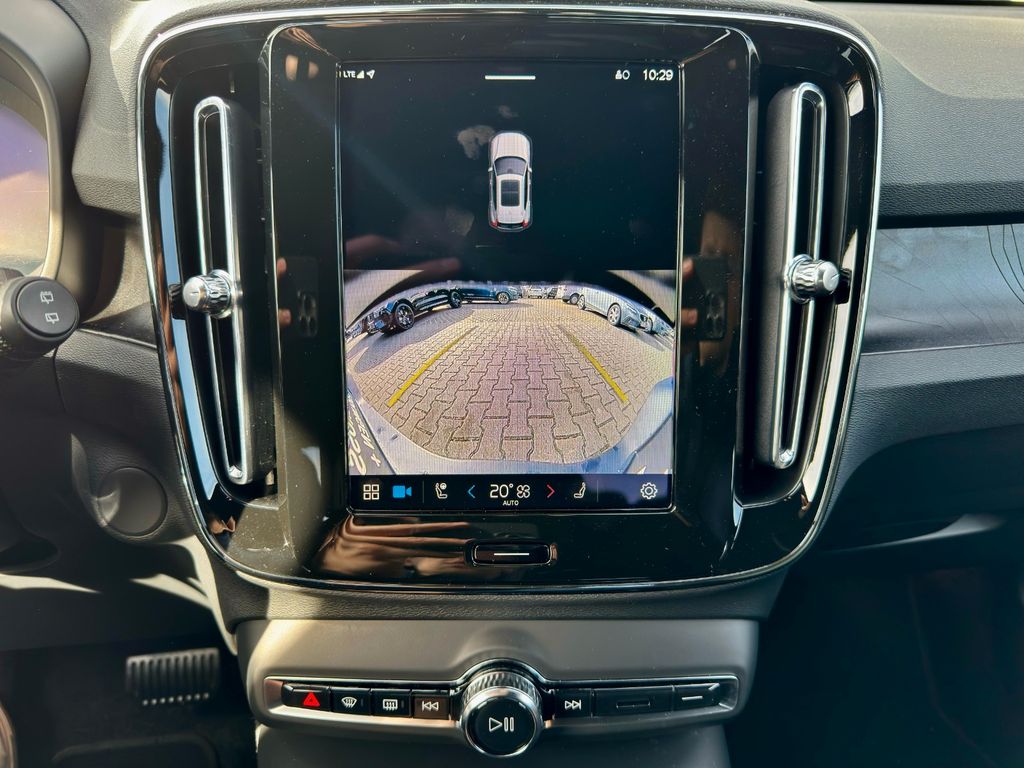 Volvo XC40 2024