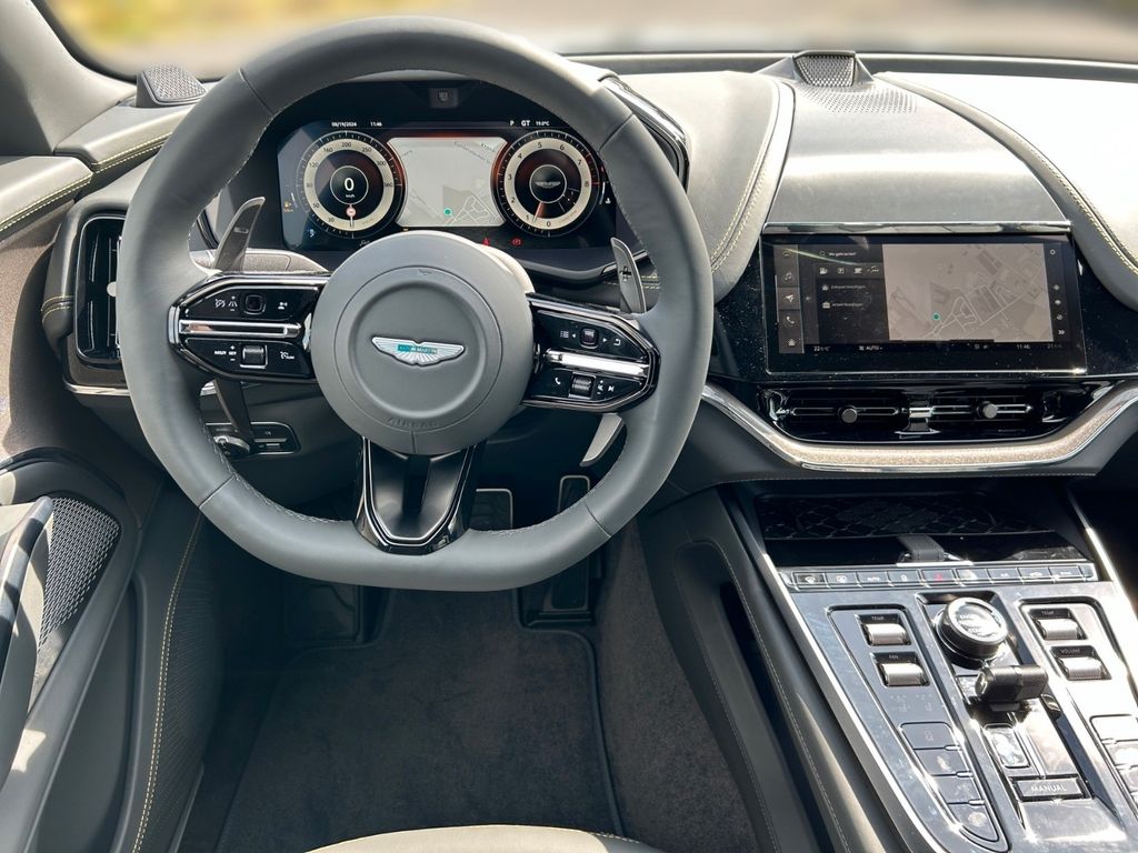 Aston Martin DBX 2024