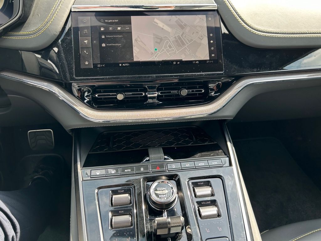 Aston Martin DBX 2024