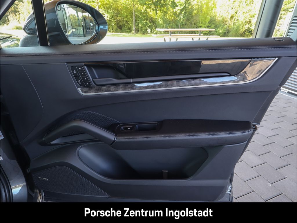 Porsche Cayenne 2025