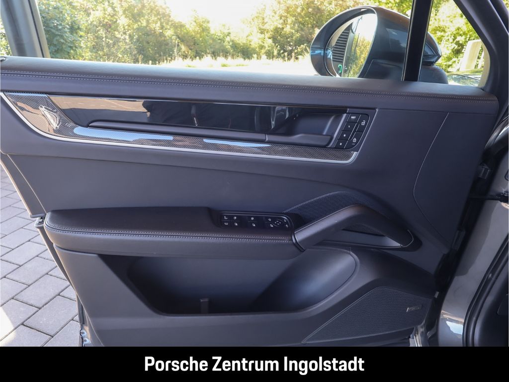 Porsche Cayenne 2025