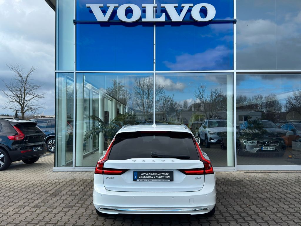 Volvo V90 2024