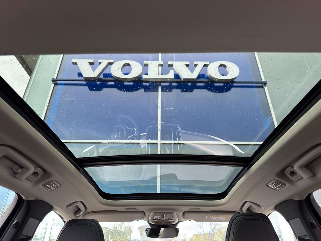 Volvo V90 2024