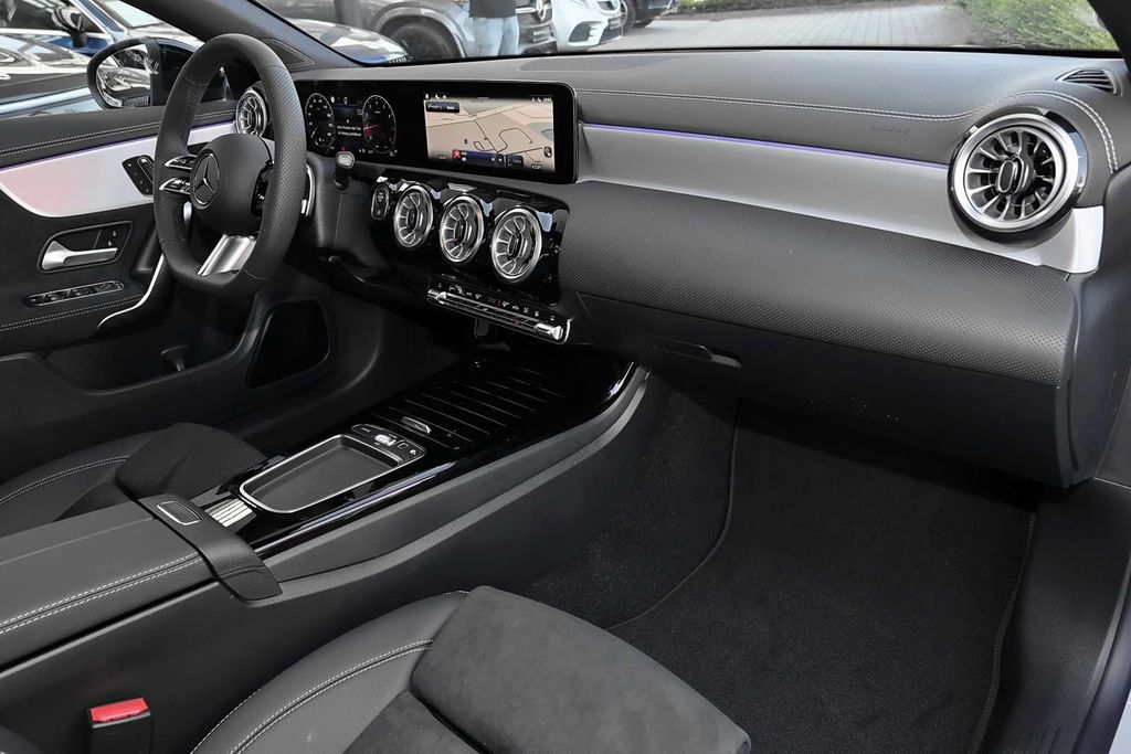 Mercedes-Benz CLA 200 2025