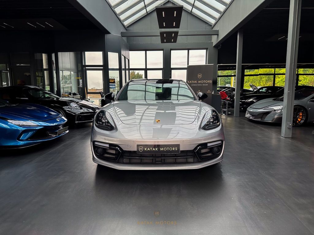 Porsche Panamera 2021