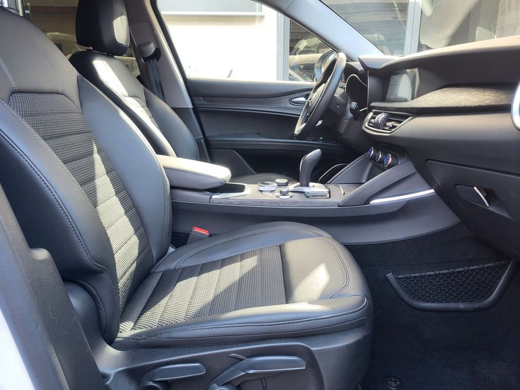 Alfa Romeo Stelvio 2021