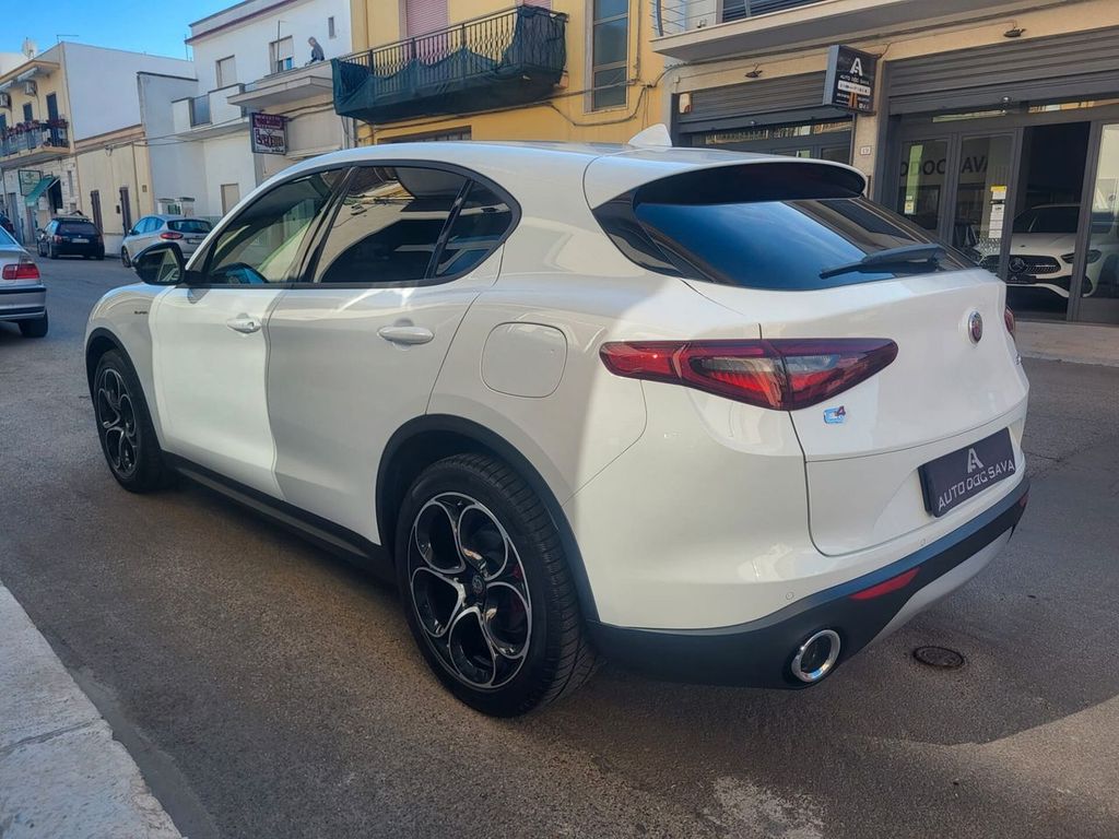 Alfa Romeo Stelvio 2021