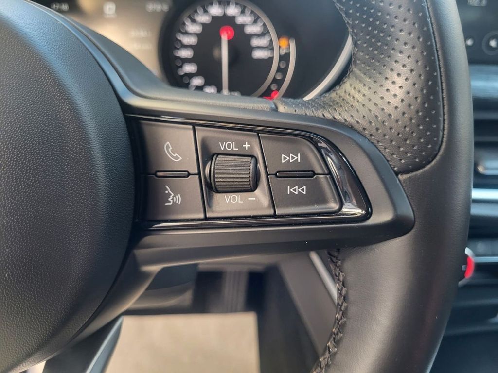 Alfa Romeo Stelvio 2021