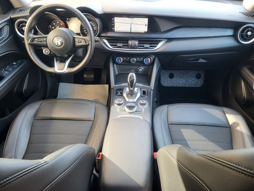 Alfa Romeo Stelvio 2021