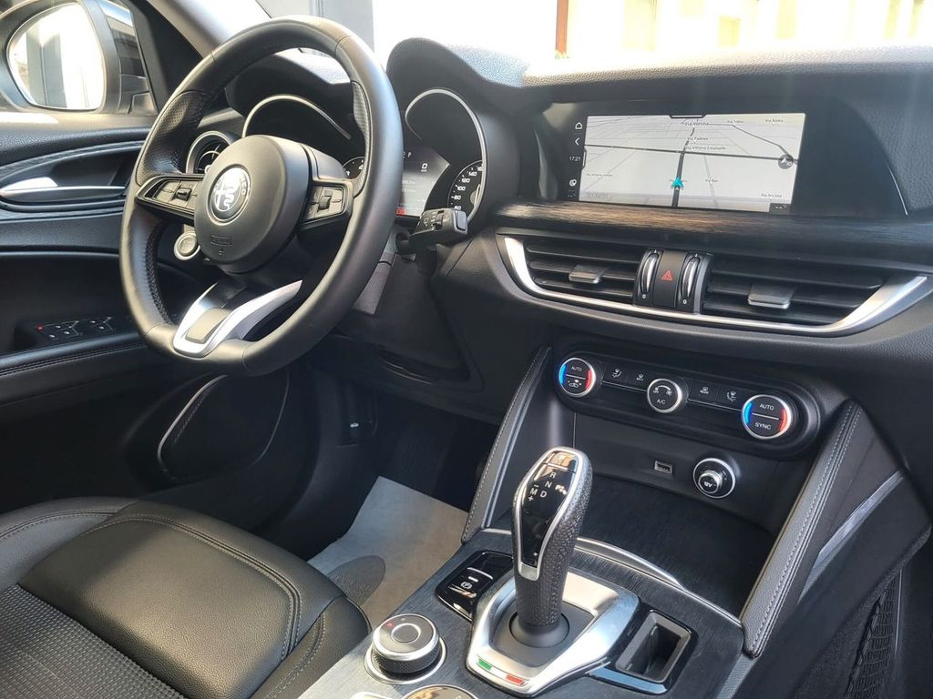 Alfa Romeo Stelvio 2021