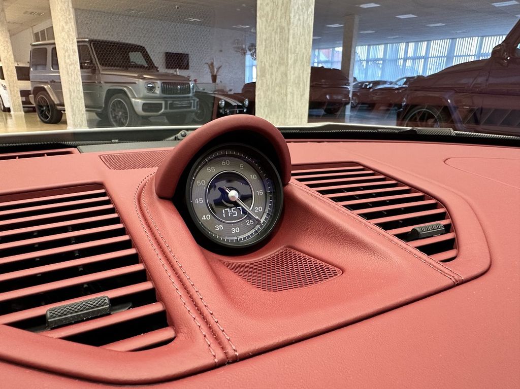 Porsche 992 2023