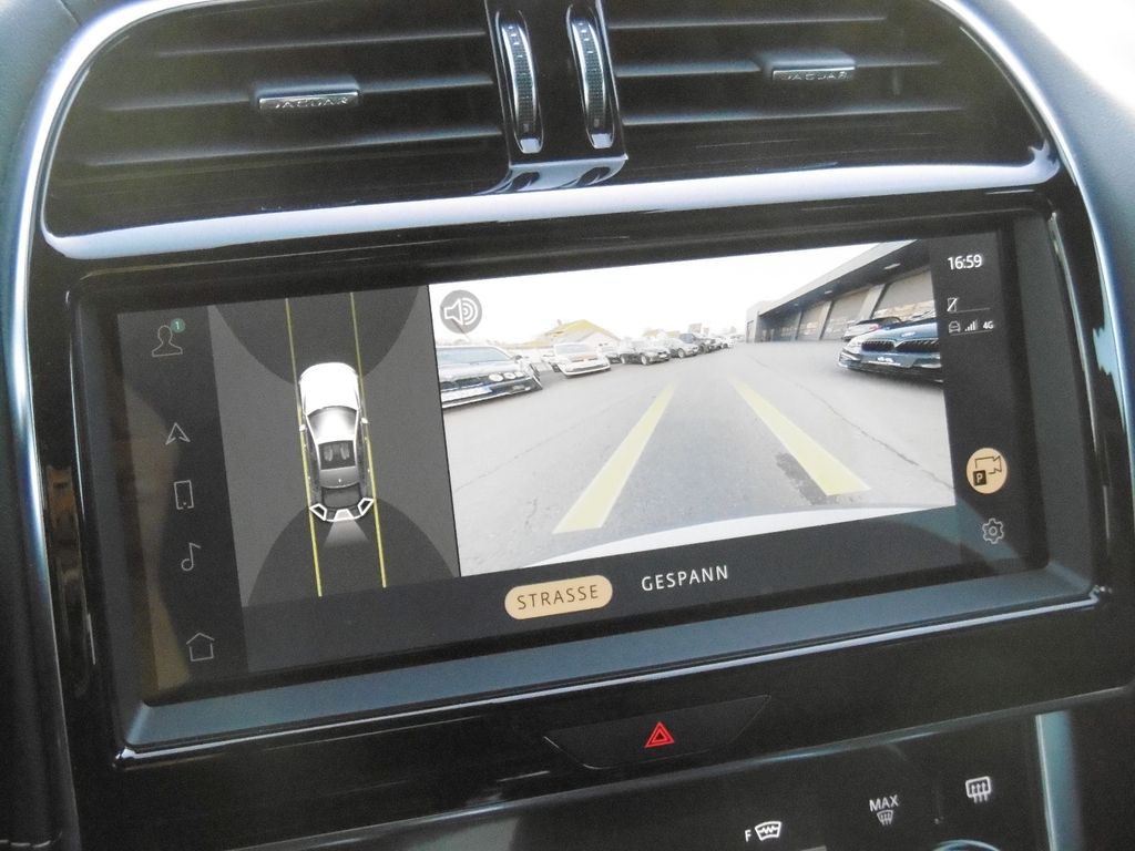 Jaguar XE 2023