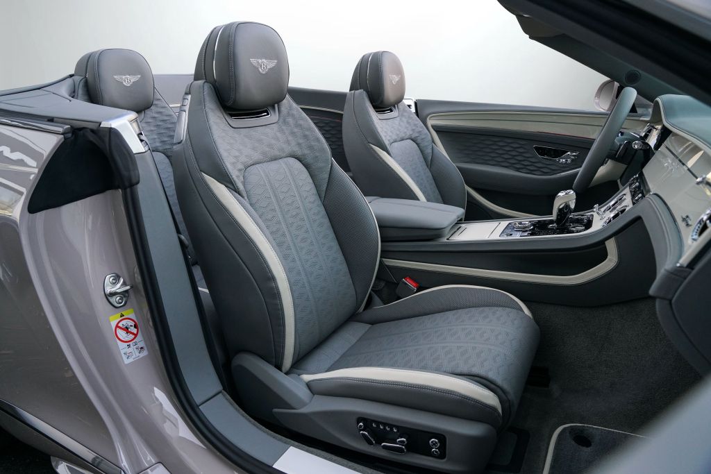 Bentley Continental GTC 2025