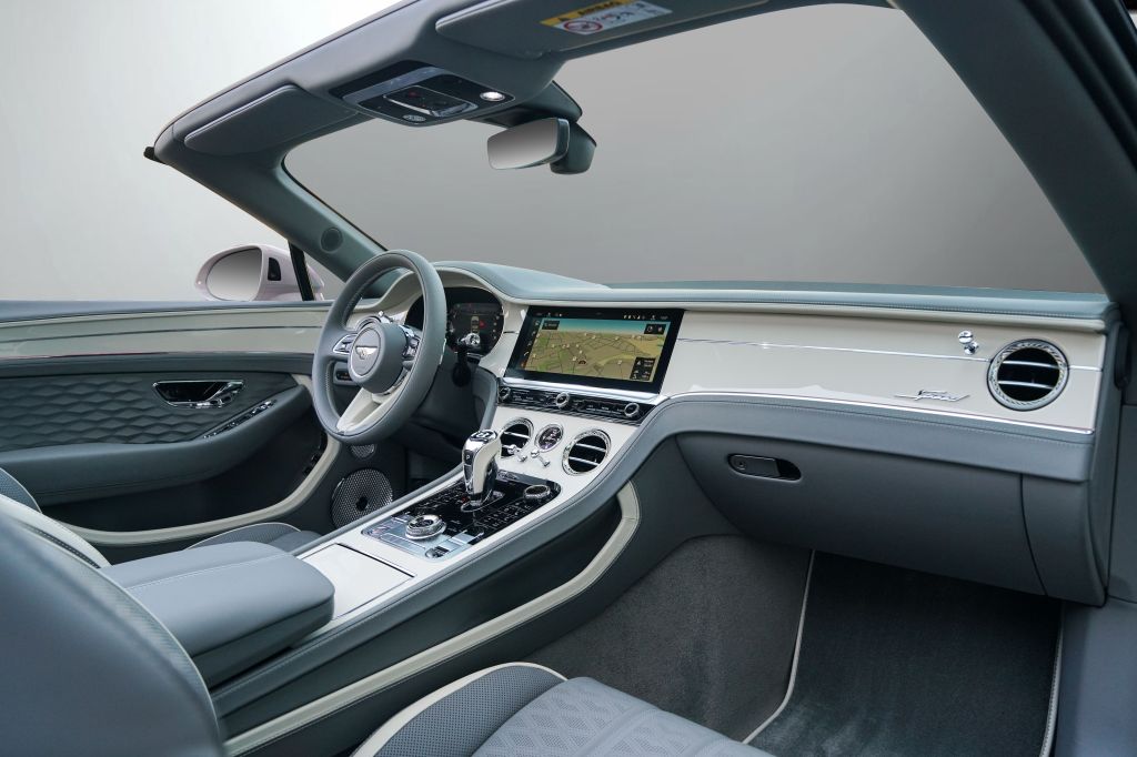 Bentley Continental GTC 2025