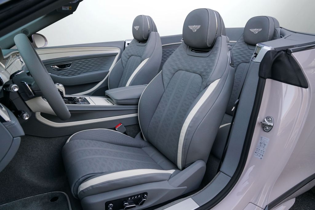 Bentley Continental GTC 2025