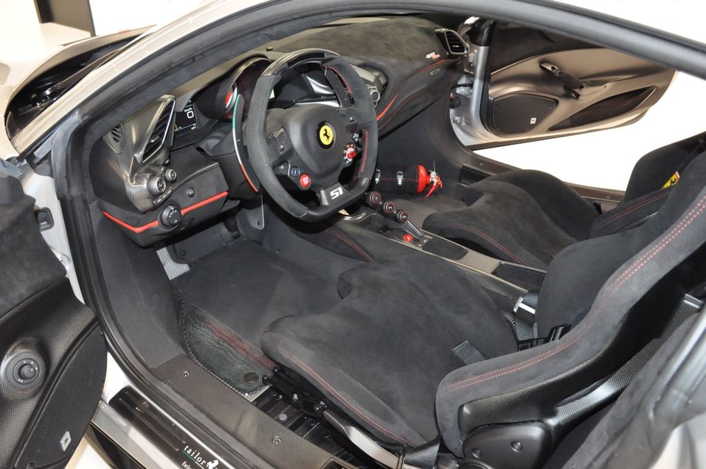 Ferrari 488 Pista 2019