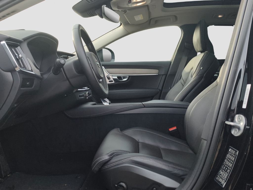 Volvo V90 Cross Country 2023