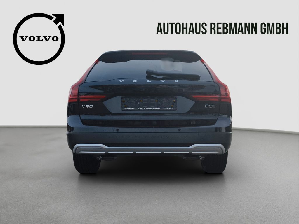 Volvo V90 Cross Country 2023