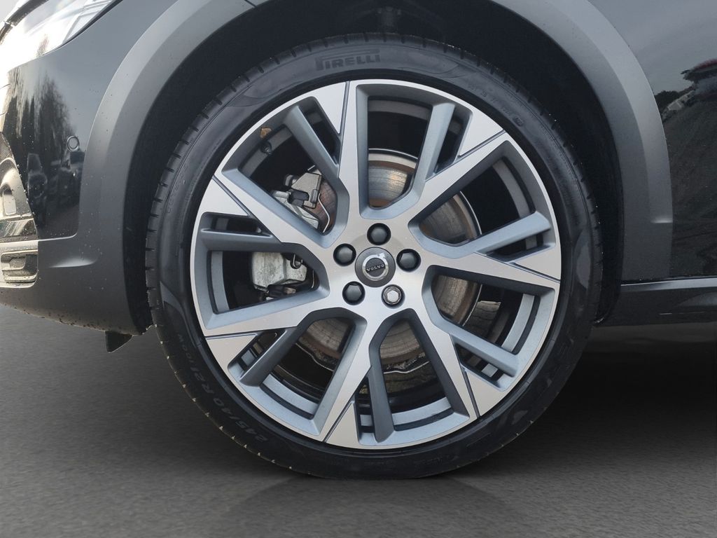 Volvo V90 Cross Country 2023
