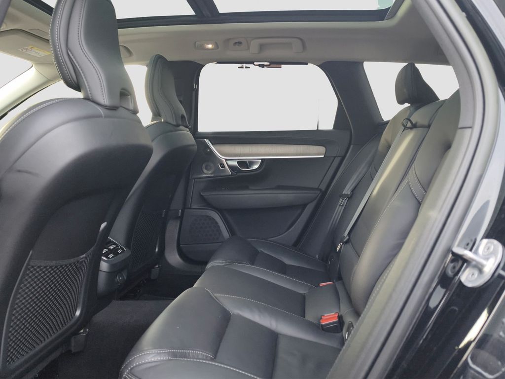 Volvo V90 Cross Country 2023