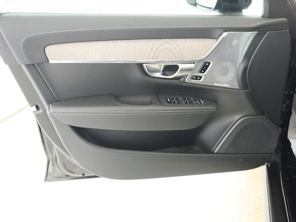 Volvo V90 Cross Country 2023