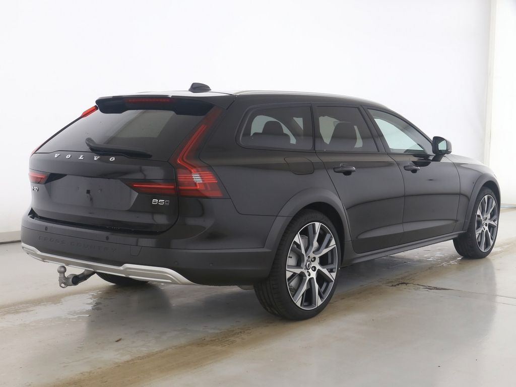 Volvo V90 Cross Country 2023