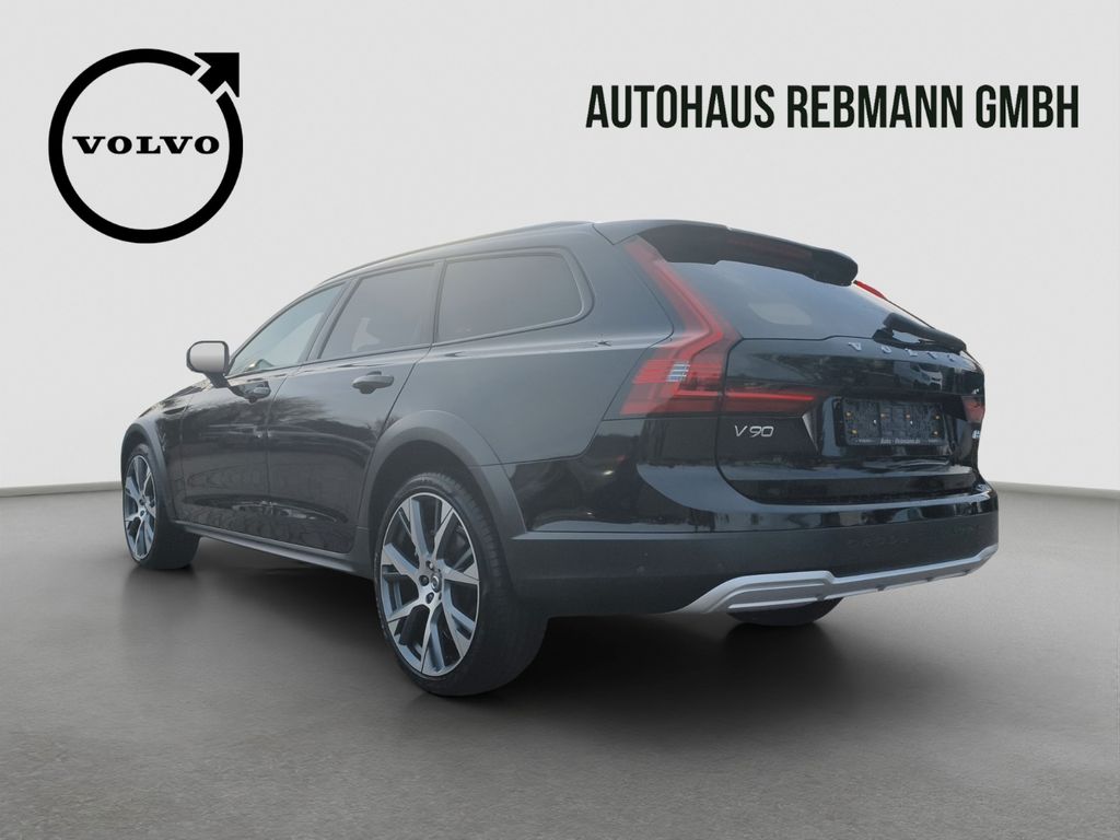 Volvo V90 Cross Country 2023