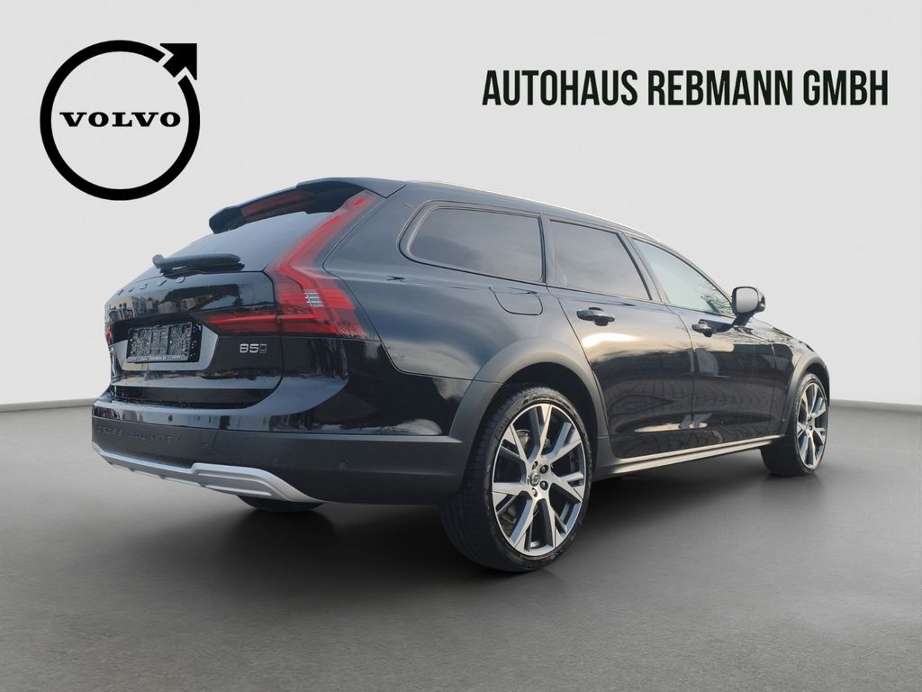 Volvo V90 Cross Country 2023