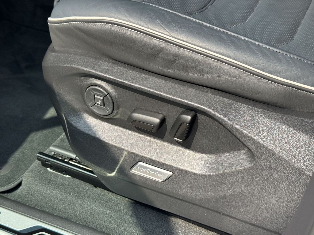 Volkswagen Touareg 2025