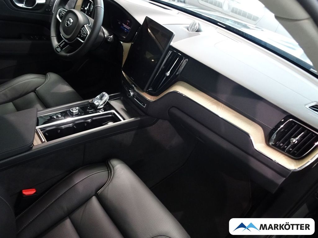 Volvo XC60 2025