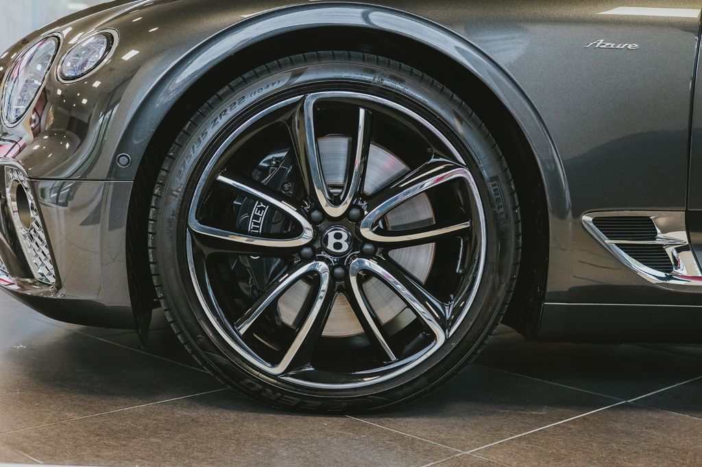 Bentley Continental 2023