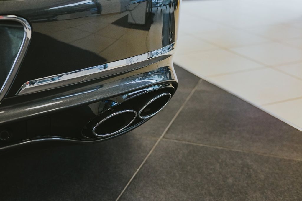 Bentley Continental 2023