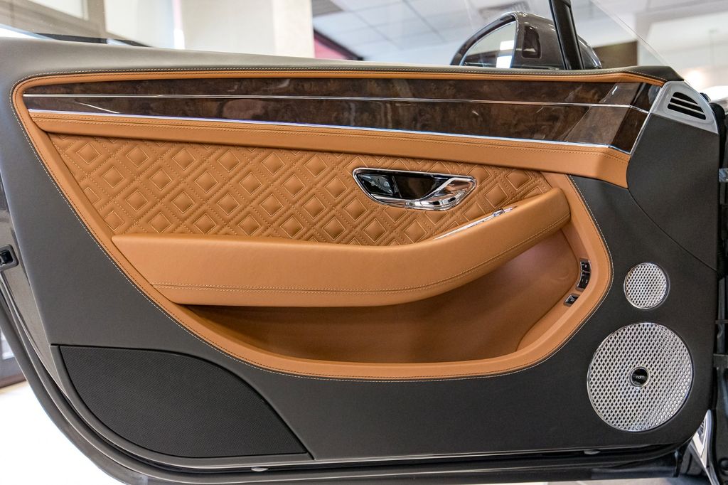 Bentley Continental 2023