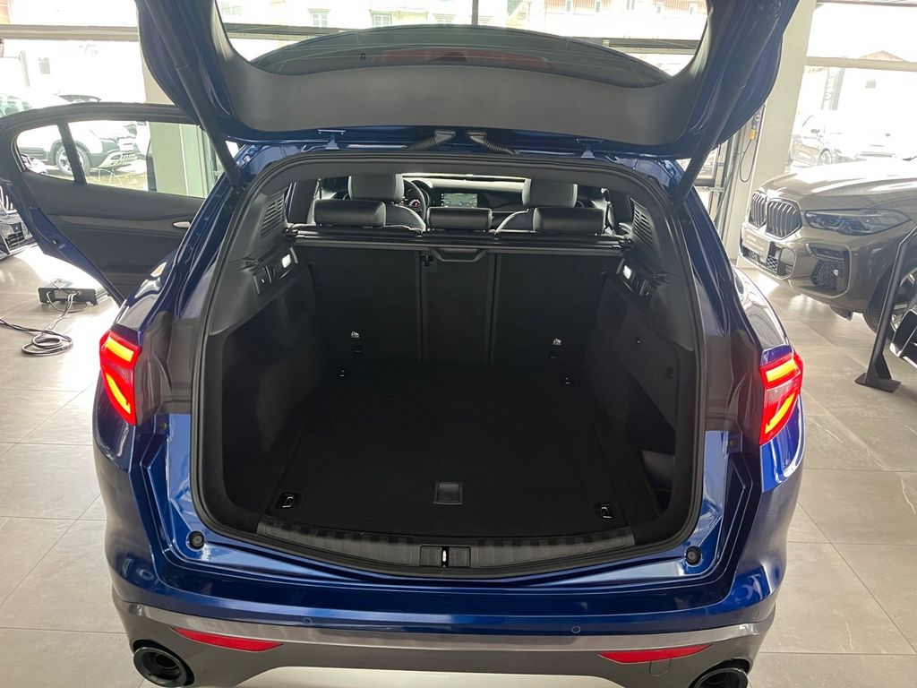 Alfa Romeo Stelvio 2023