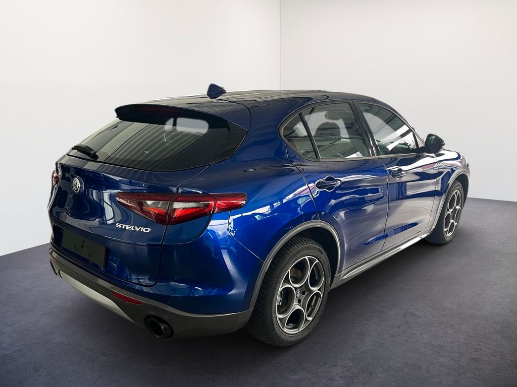 Alfa Romeo Stelvio 2023