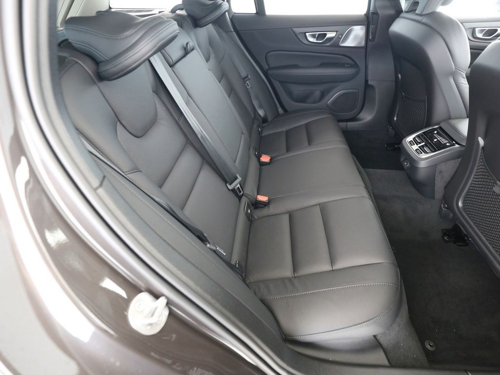Volvo V60 2024