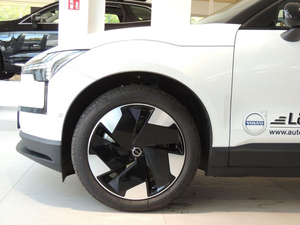 Volvo EX30 2024