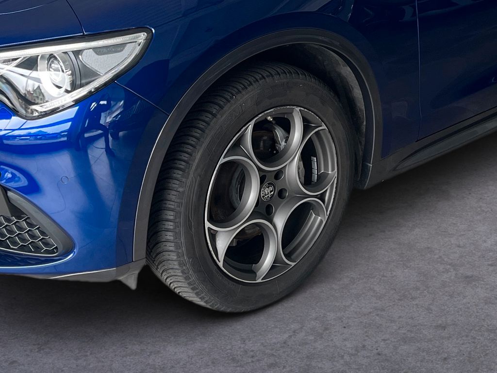 Alfa Romeo Stelvio 2023