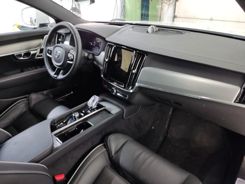 Volvo V90 Cross Country 2023