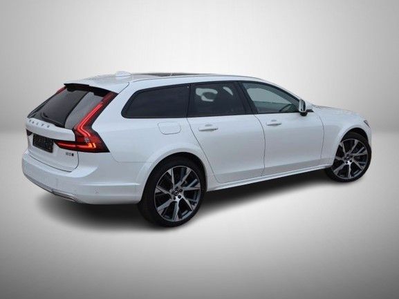 Volvo V90 Cross Country 2023