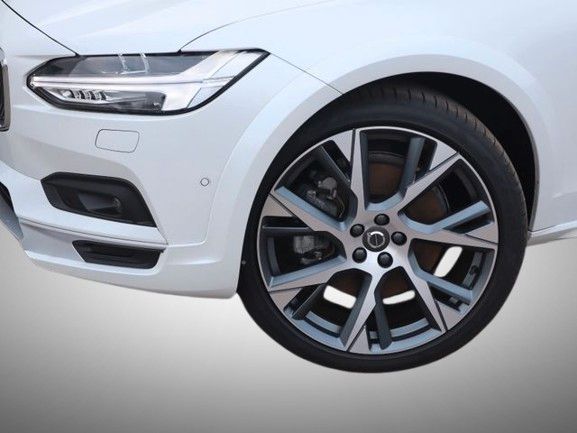 Volvo V90 Cross Country 2023