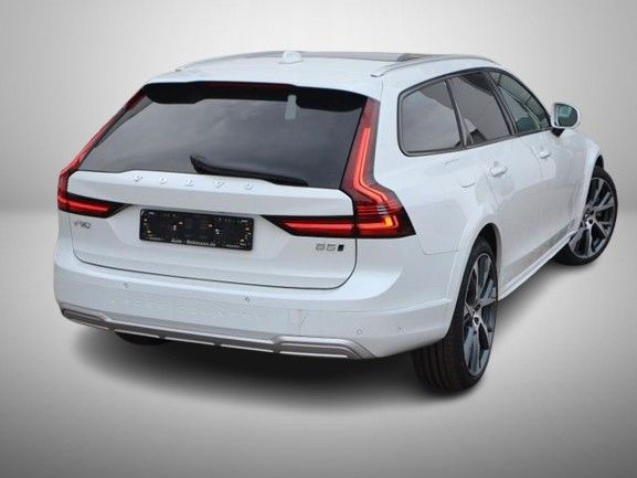 Volvo V90 Cross Country 2023